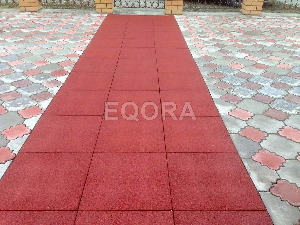 Резиновое покрытие для двора частного дома из резиновой крошки в Чесме