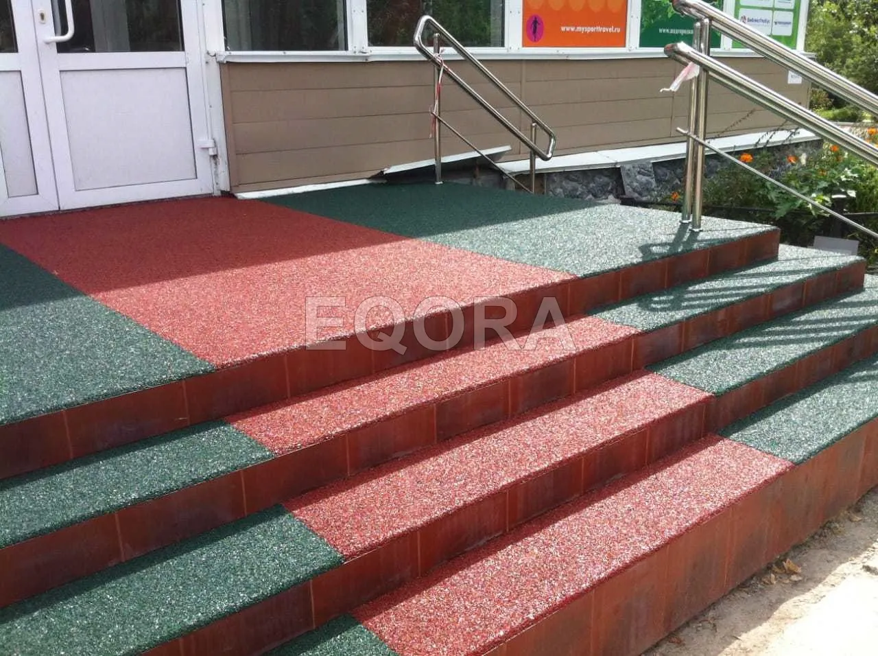 Резиновое покрытие на травмоопасные участки из резиновой крошки в Чесме